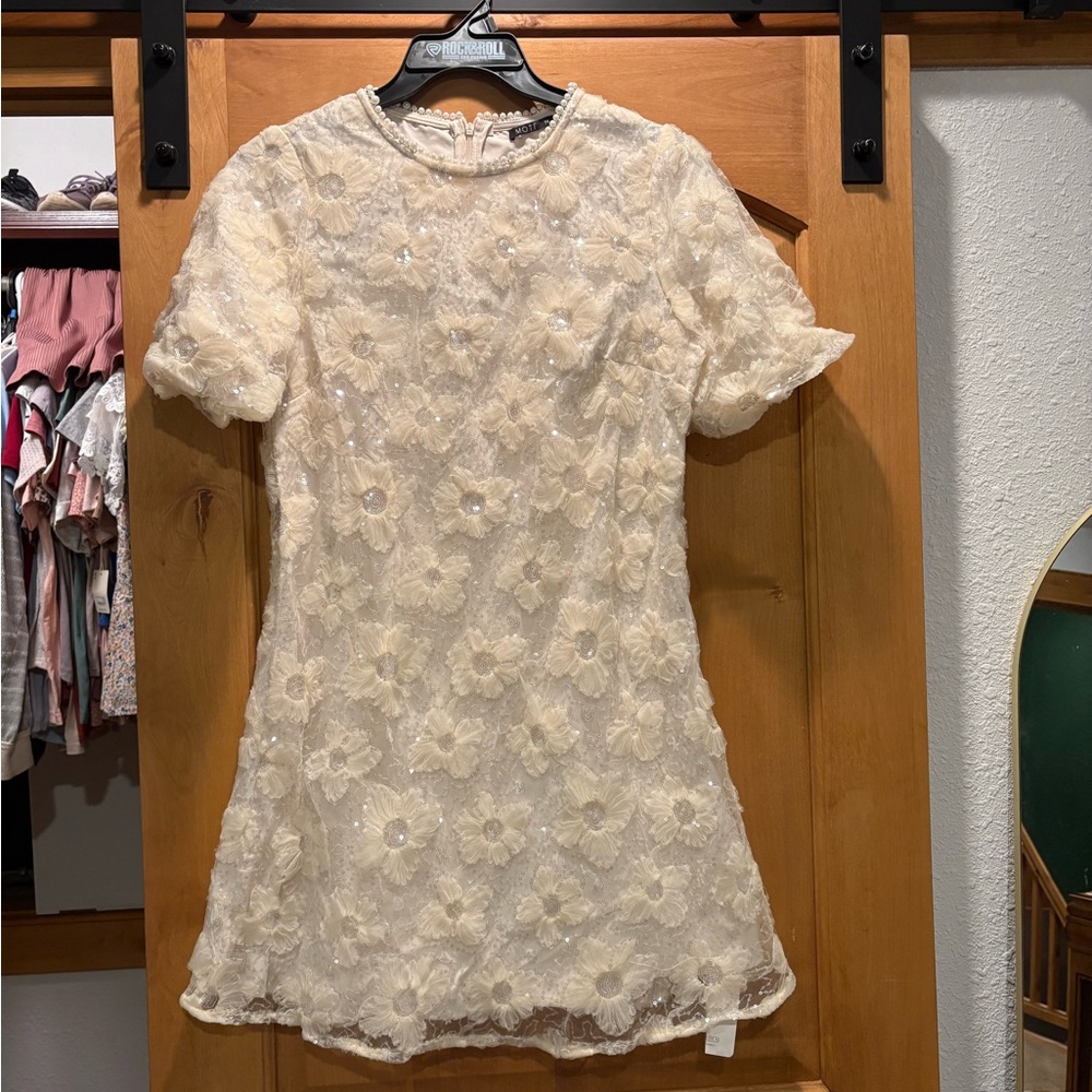 Chic Cream Floral Mini Dress